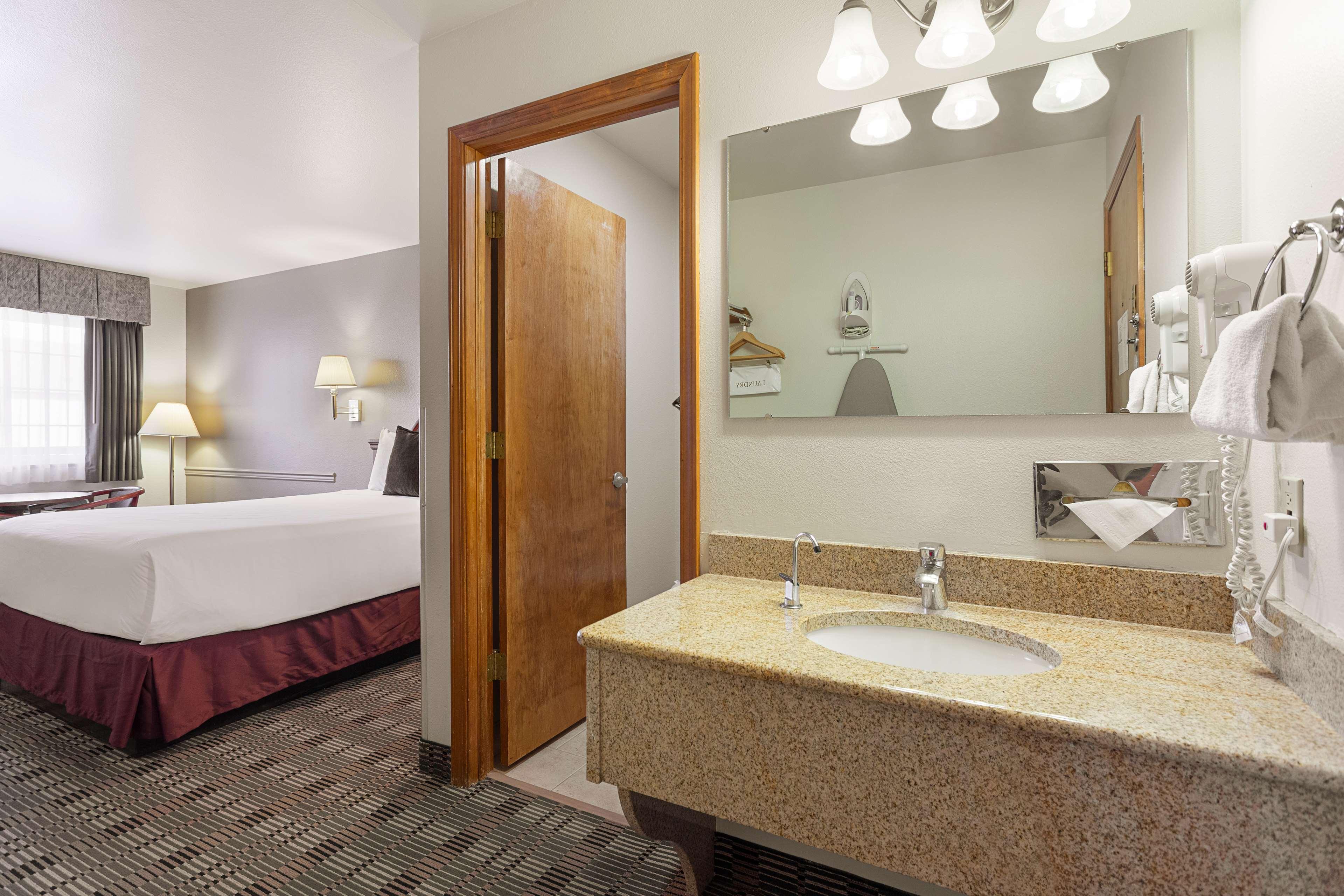 Americas Best Value Inn Burns Esterno foto