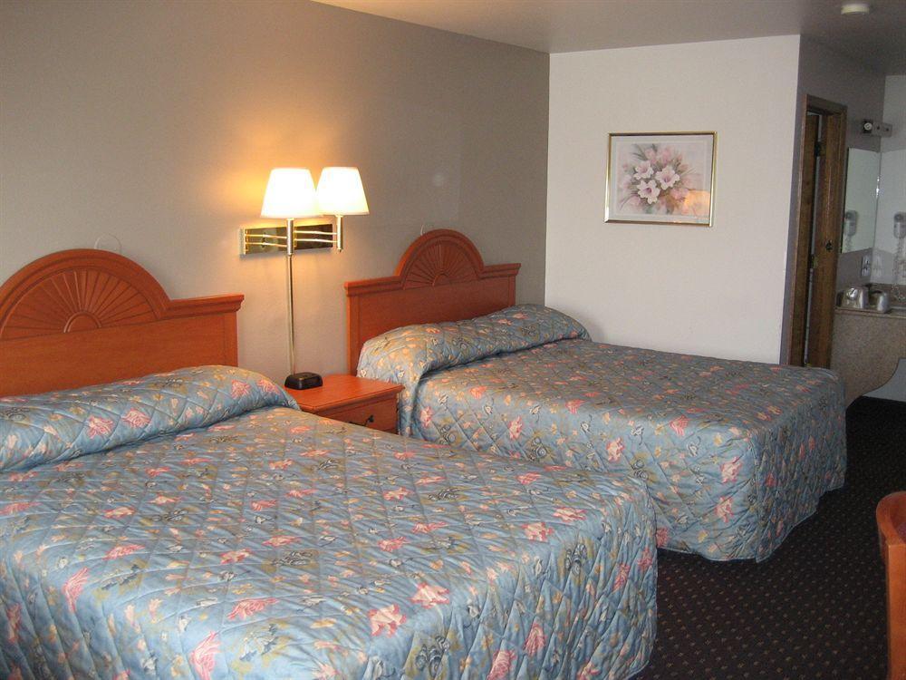Americas Best Value Inn Burns Camera foto