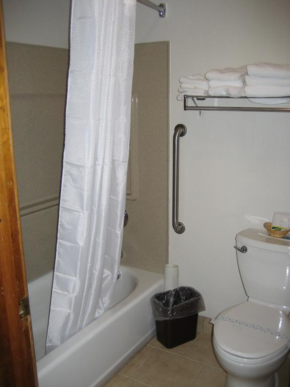 Americas Best Value Inn Burns Esterno foto