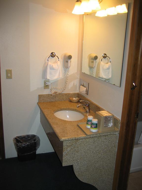 Americas Best Value Inn Burns Esterno foto