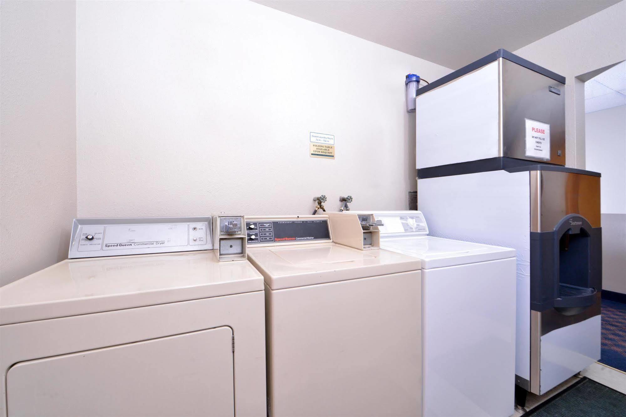 Americas Best Value Inn Burns Esterno foto